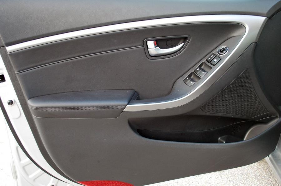  Hyundai Elantra GT 2012 года  (фото 58 из 151)